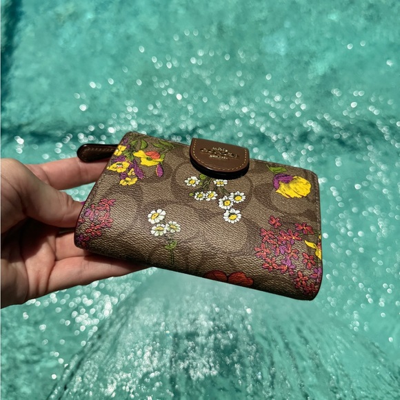 Coach Medium Corner Zip Wallet In Brown Signature Canvas With Floral Print - Picture 3 of 11